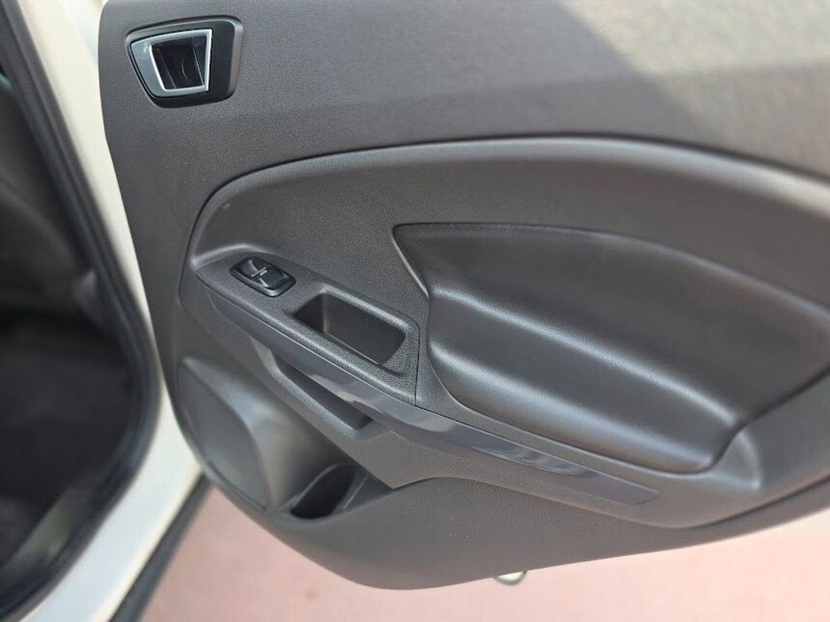 Ford EcoSport 1.5 TDCi 95 CV Titanium (19)