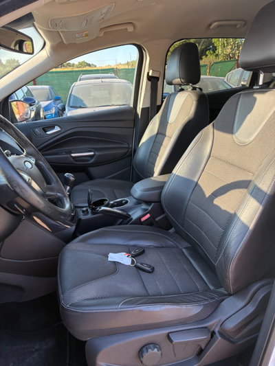 Ford Kuga 2.0 TDCI 120 CV S&S 2WD Titanium X (9)