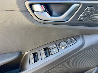 Hyundai Ioniq Plug-in Hybrid DCT Prime (12)