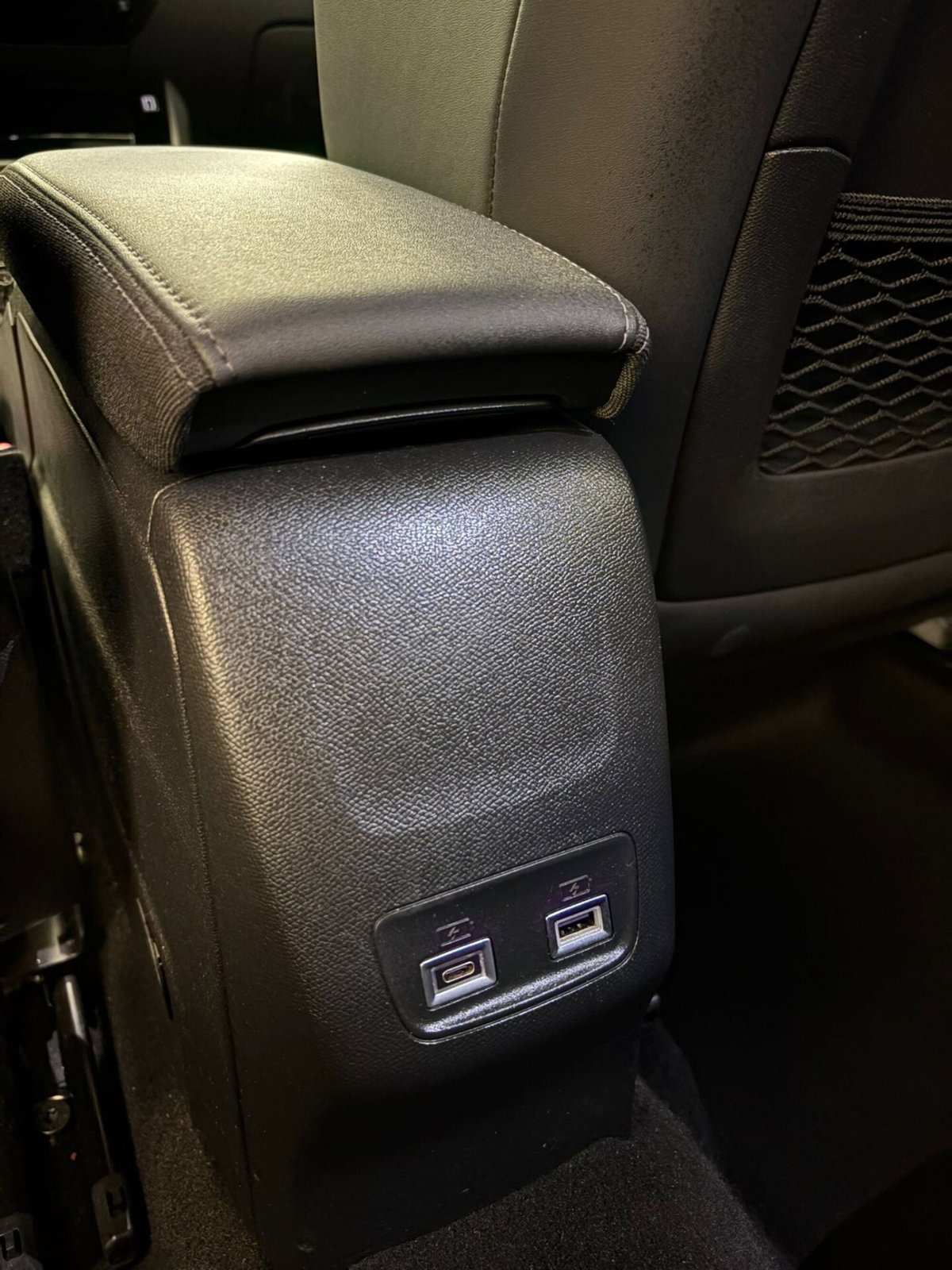 Peugeot 208 motore elettrico 136 CV 5 porte GT (13)