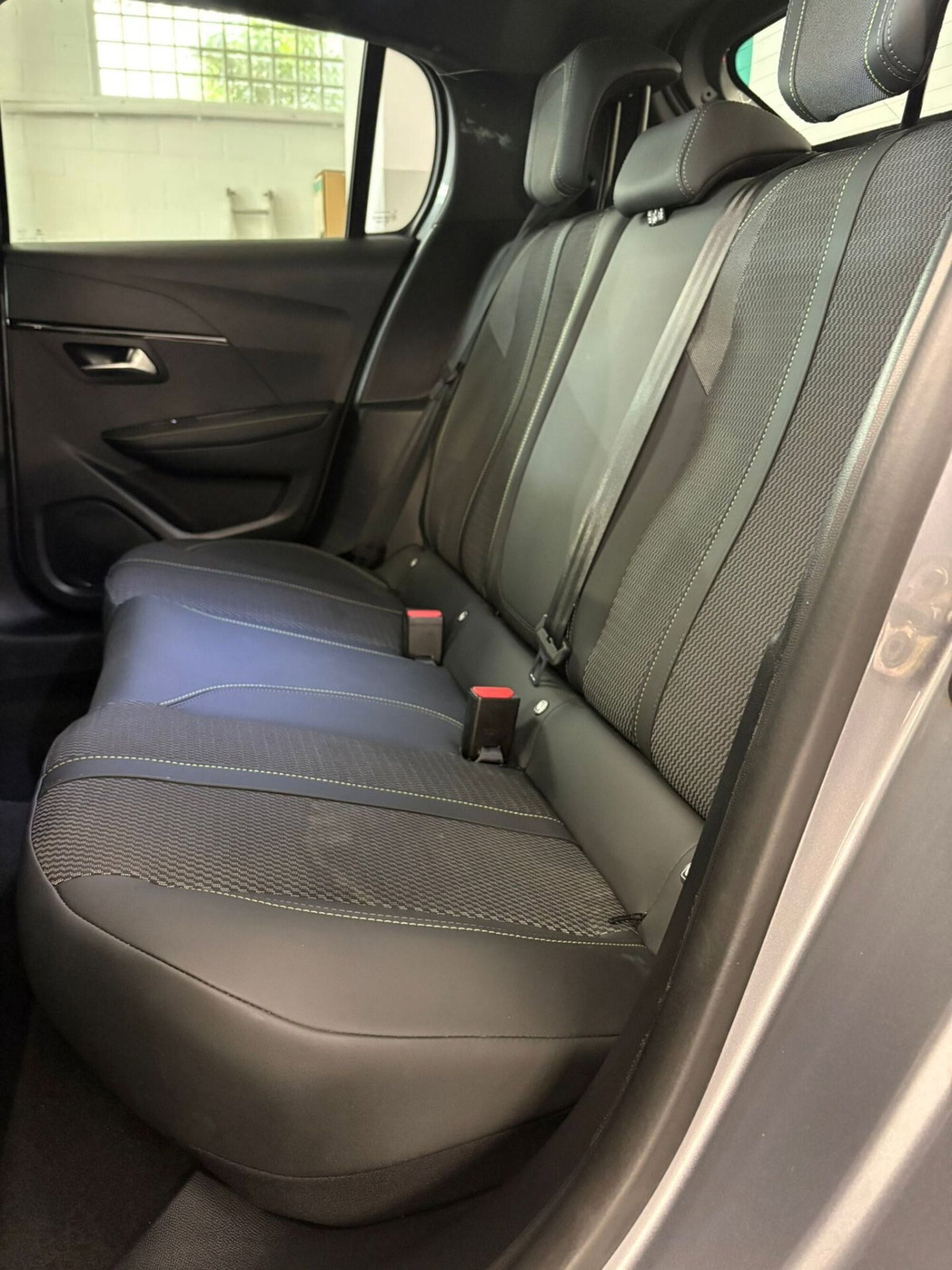 Peugeot 208 motore elettrico 136 CV 5 porte GT (16)