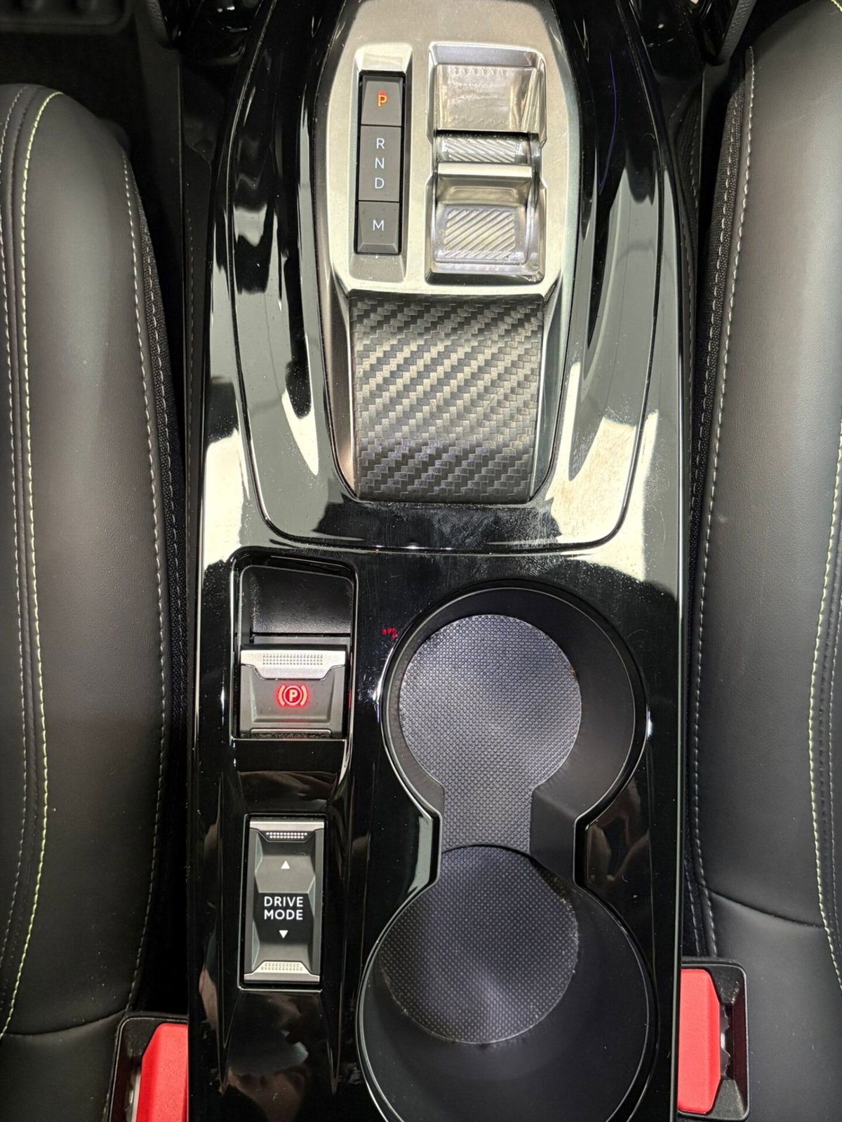 Peugeot 208 motore elettrico 136 CV 5 porte GT (18)