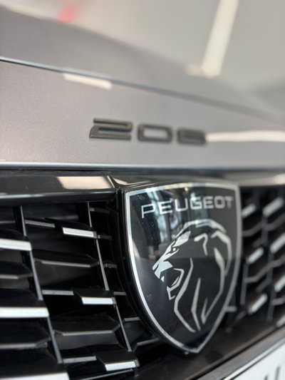 Peugeot 208 motore elettrico 136 CV 5 porte GT (4)