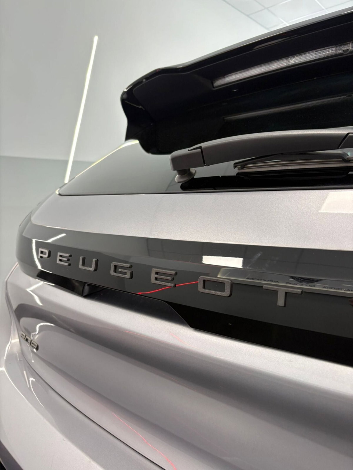 Peugeot 208 motore elettrico 136 CV 5 porte GT (9)