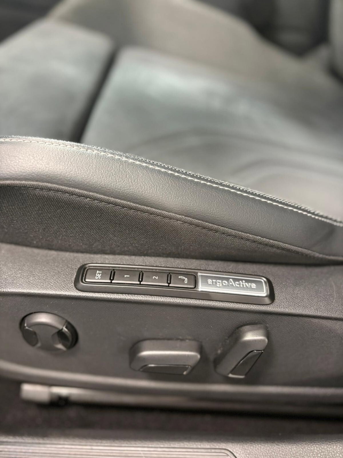 Volkswagen Golf Variant 2.0 TDI 150 CV DSG SCR 4Motion R-Line (17)