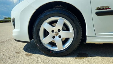 Peugeot 207 HDi 70CV 5p. Energie Sport (12)