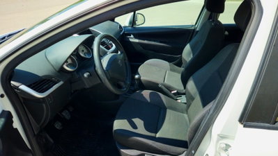 Peugeot 207 HDi 70CV 5p. Energie Sport (5)