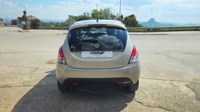 Lancia Ypsilon 1.2 69 CV 5 porte Gold (4)