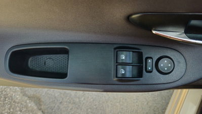 Lancia Ypsilon 1.2 69 CV 5 porte Gold (9)