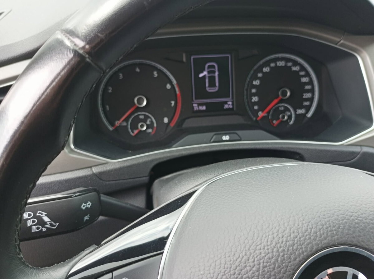 Volkswagen T-Roc 1.0 TSI Style (9)