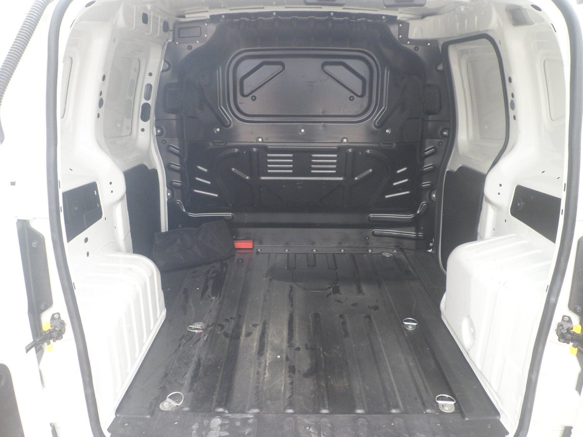 Fiat Fiorino 1.3 MJT 95CV Furgone (8)