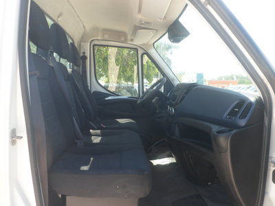 Iveco Daily Telaio 35C18 BTor 3.0 HPT PC-RG Cabinato (11)