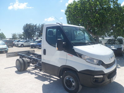 Iveco Daily Telaio 35C18 BTor 3.0 HPT PC-RG Cabinato (3)