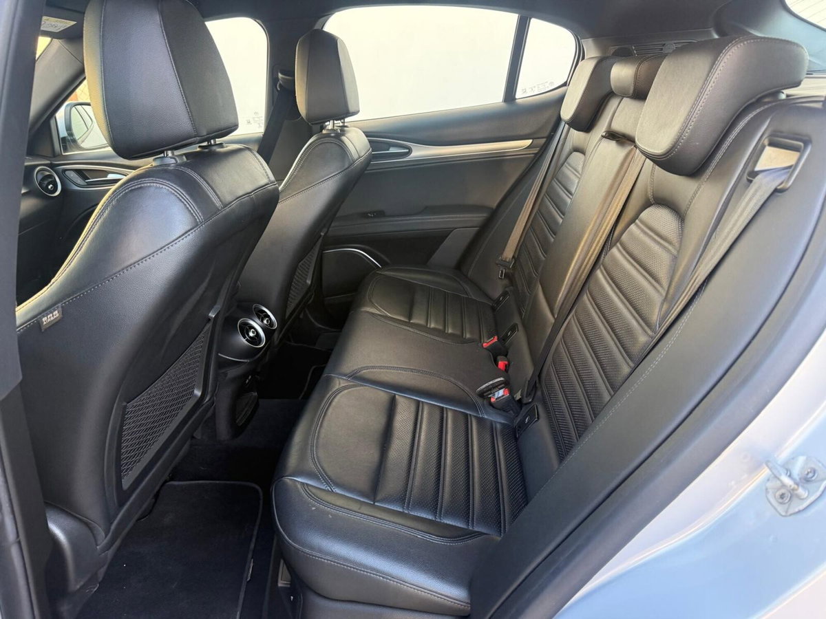 Alfa Romeo Stelvio Stelvio 2.2 Turbodiesel 210 CV AT8 Q4 Veloce (12)