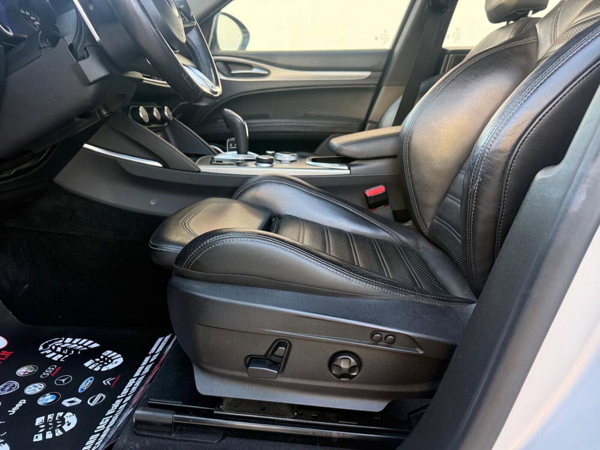 Alfa Romeo Stelvio Stelvio 2.2 Turbodiesel 210 CV AT8 Q4 Veloce (13)