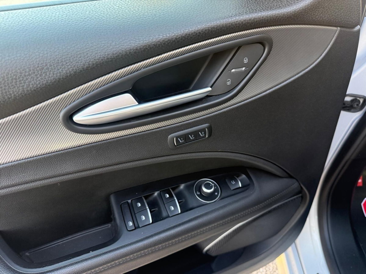 Alfa Romeo Stelvio Stelvio 2.2 Turbodiesel 210 CV AT8 Q4 Veloce (17)
