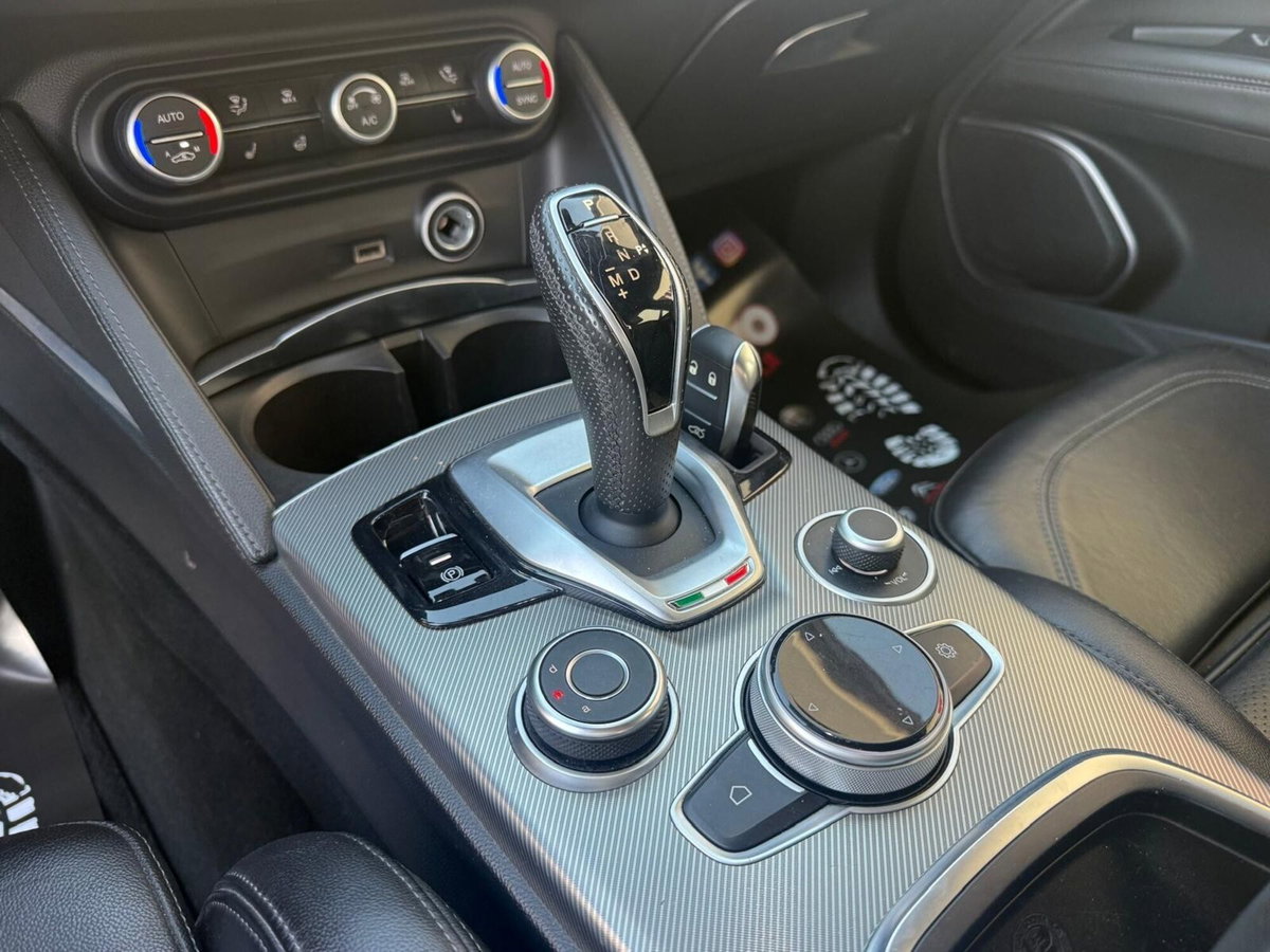 Alfa Romeo Stelvio Stelvio 2.2 Turbodiesel 210 CV AT8 Q4 Veloce (18)