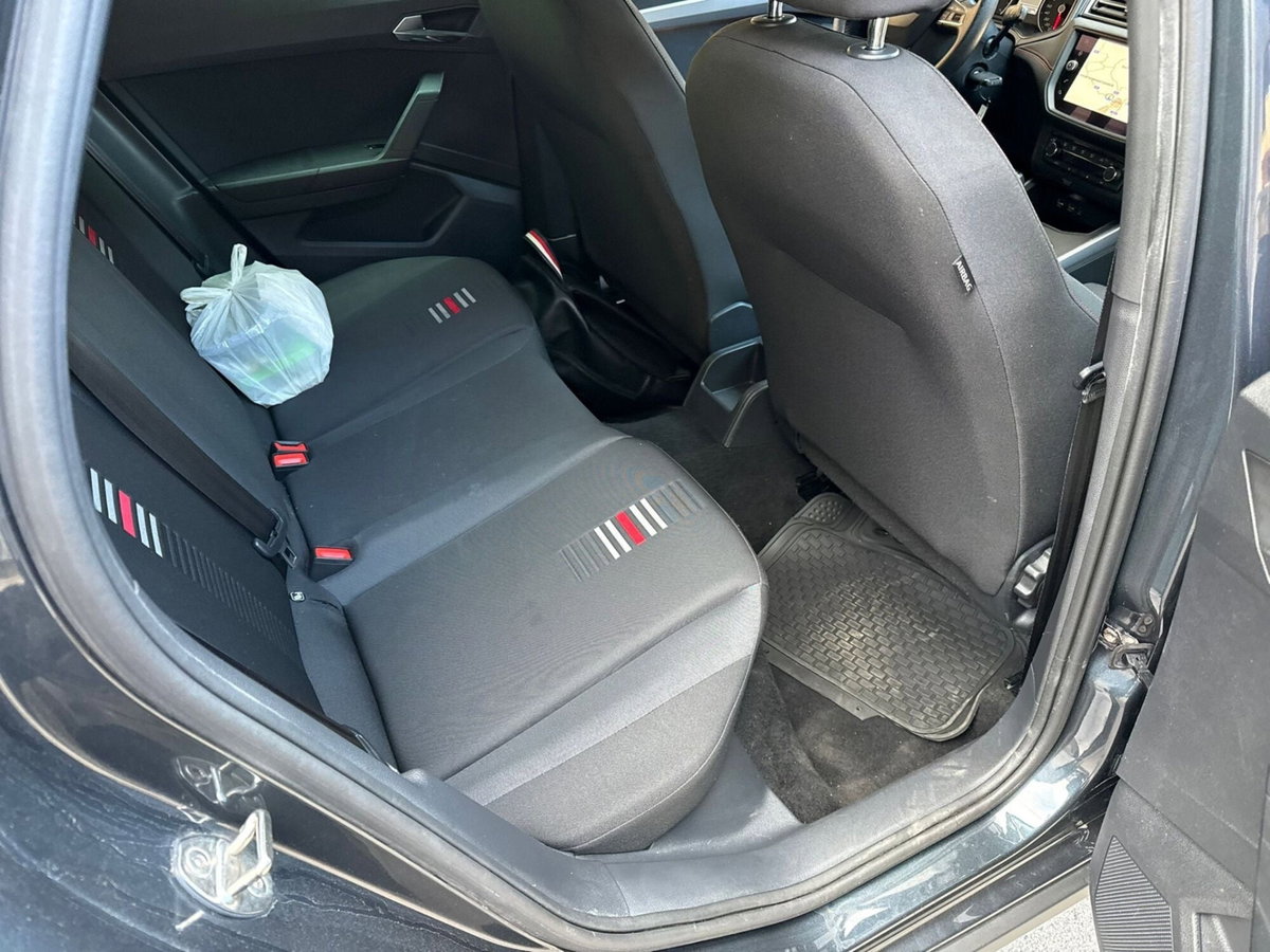 SEAT Arona 1.0 TGI FR (11)