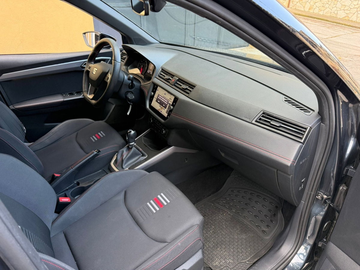 SEAT Arona 1.0 TGI FR (13)