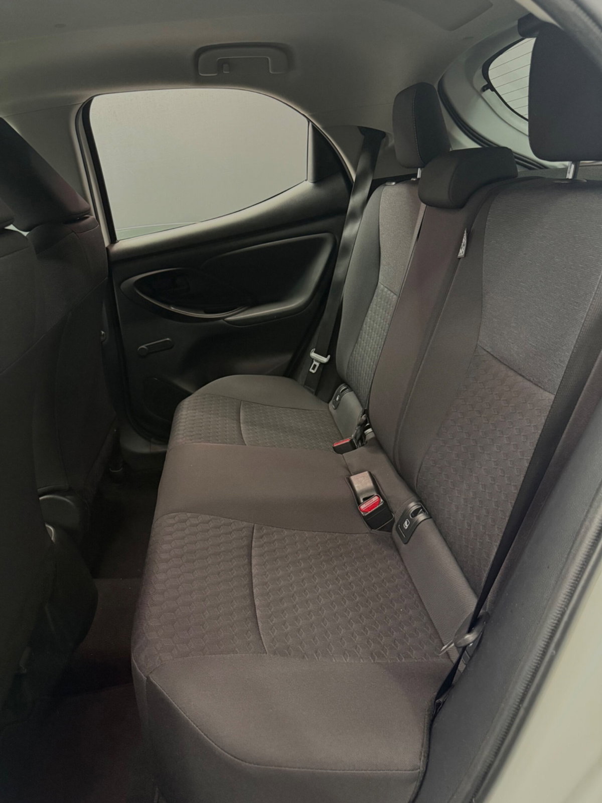 Toyota Yaris 1.0 5 porte Trend (18)