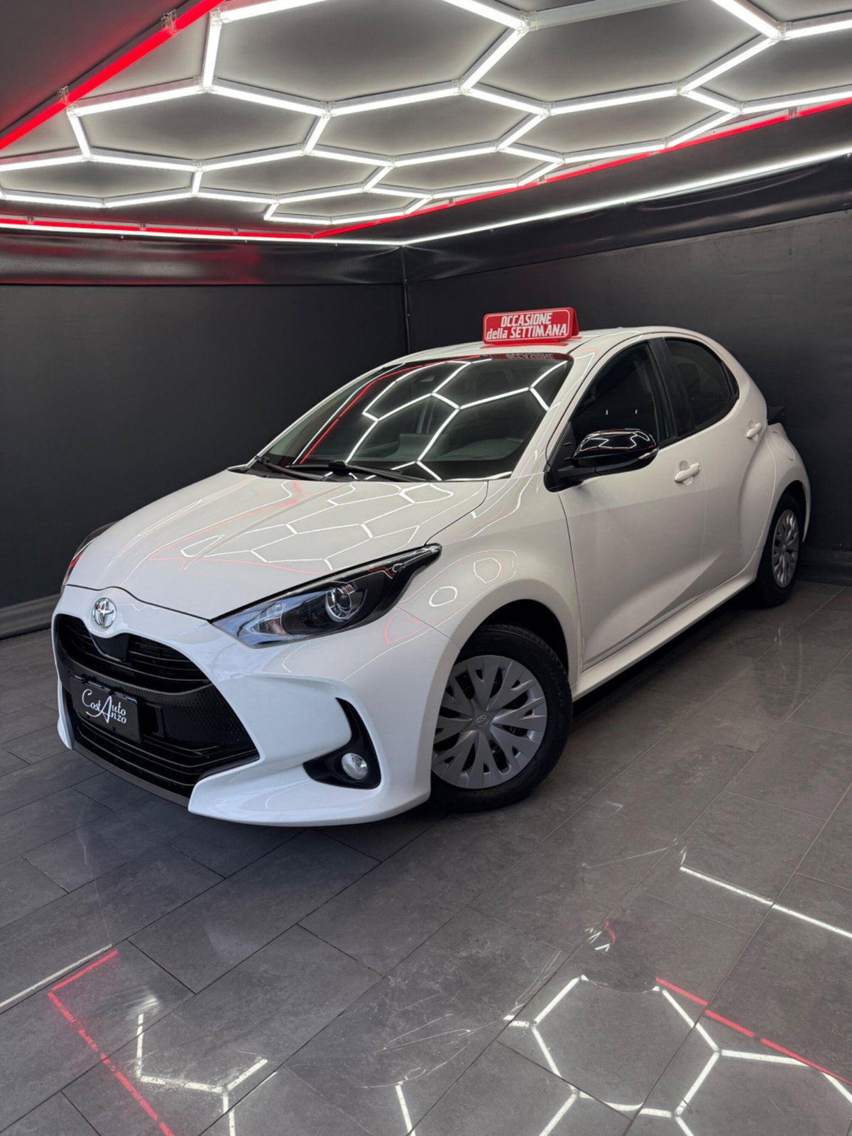 Toyota Yaris 1.0 5 porte Trend (4)