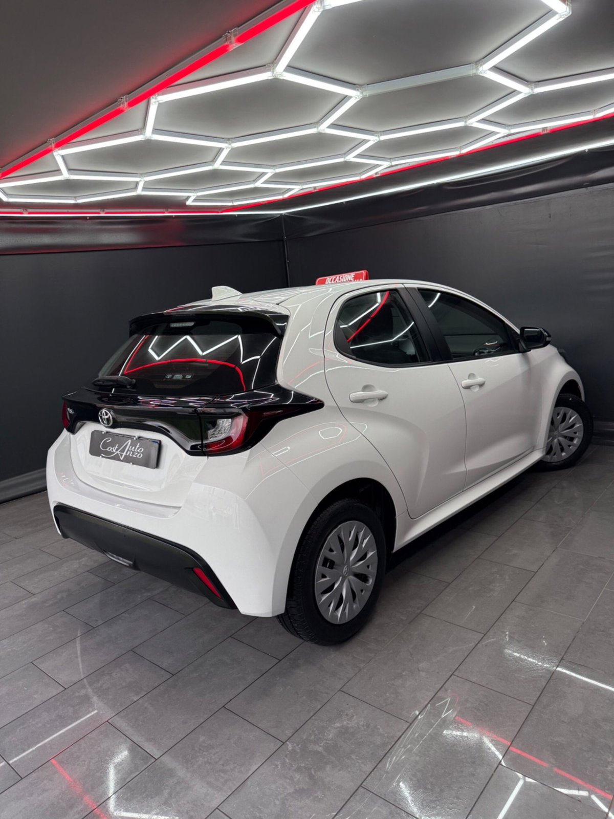 Toyota Yaris 1.0 5 porte Trend (7)