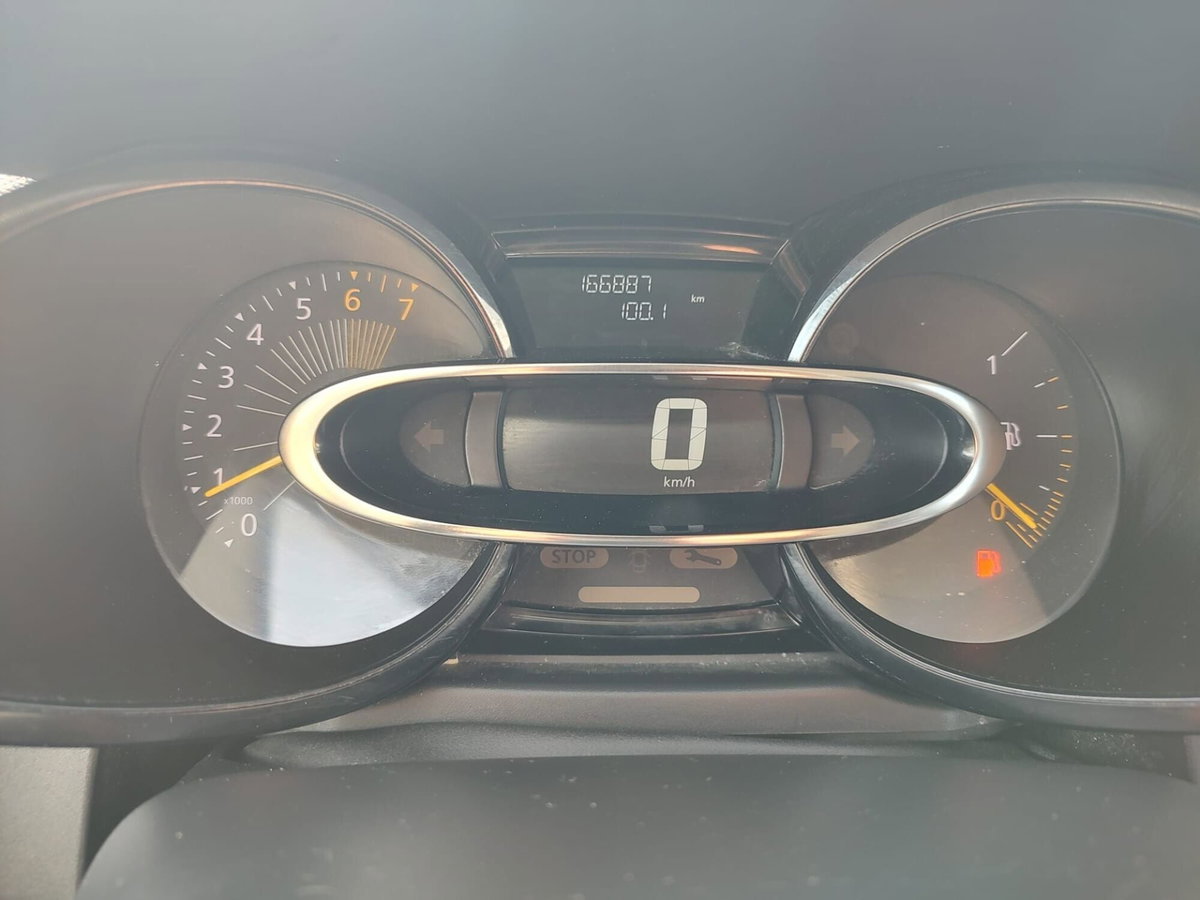 Renault Clio 1.2 75CV 5 porte Wave (10)