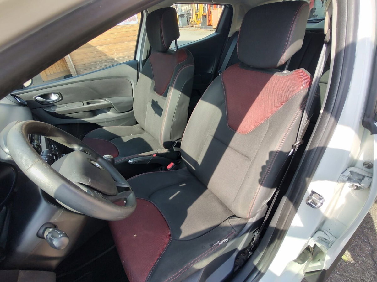 Renault Clio 1.2 75CV 5 porte Wave (11)