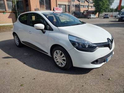 Renault Clio 1.2 75CV 5 porte Wave (2)