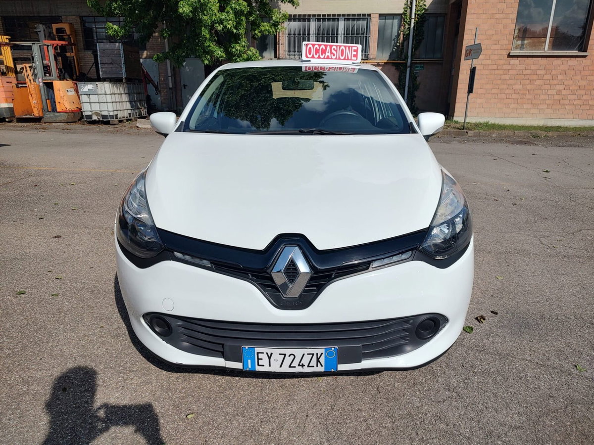 Renault Clio 1.2 75CV 5 porte Wave (3)
