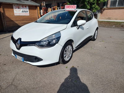 Renault Clio 1.2 75CV 5 porte Wave (4)