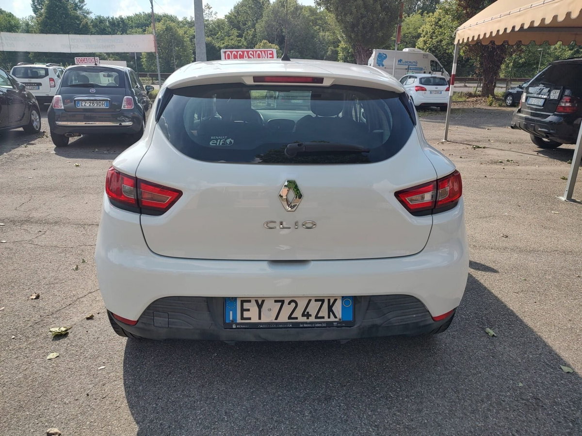 Renault Clio 1.2 75CV 5 porte Wave (6)