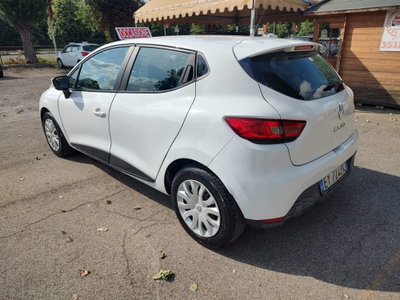 Renault Clio 1.2 75CV 5 porte Wave (9)