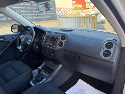 Volkswagen Tiguan 2.0 TDI DPF 4MOTION DSG Sport & Style (19)