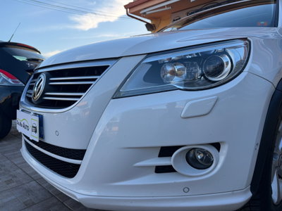 Volkswagen Tiguan 2.0 TDI DPF 4MOTION DSG Sport & Style (4)