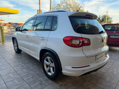 Volkswagen Tiguan 2.0 TDI DPF 4MOTION DSG Sport & Style (8)