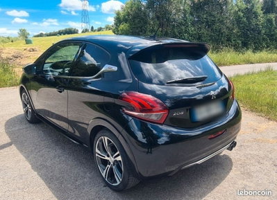 Peugeot 208 THP 200 CV 3 porte GTi (2)