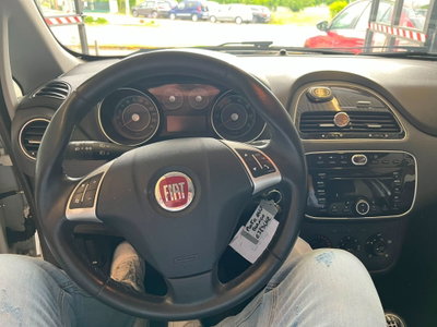 Fiat Punto Evo 1.3 Mjt 95 CV DPF 5 porte S&S Dualogic Emotion (6)