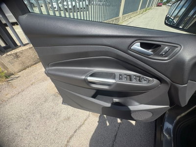 Ford Kuga 2.0 TDCI 120 CV S&S 2WD Powershift ST-Line (12)
