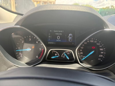 Ford Kuga 2.0 TDCI 120 CV S&S 2WD Powershift ST-Line (16)