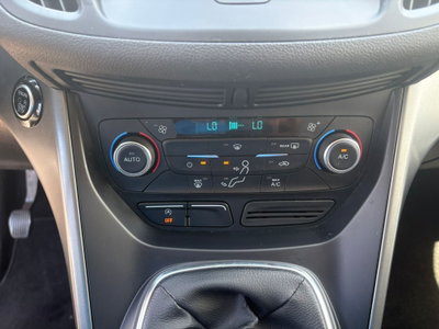 Ford Kuga 2.0 TDCI 120 CV S&S 2WD Powershift ST-Line (18)