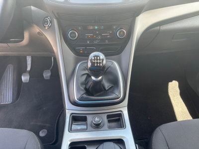 Ford Kuga 2.0 TDCI 120 CV S&S 2WD Powershift ST-Line (19)