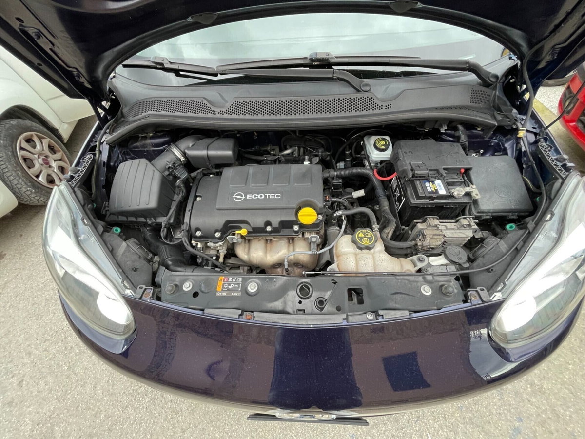 Opel Adam 1.2 70 CV Jam (15)