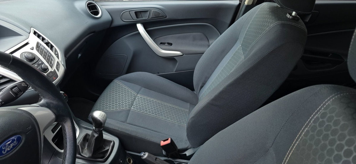 Ford Fiesta 1.4 5 porte Bz.- GPL Titanium (11)