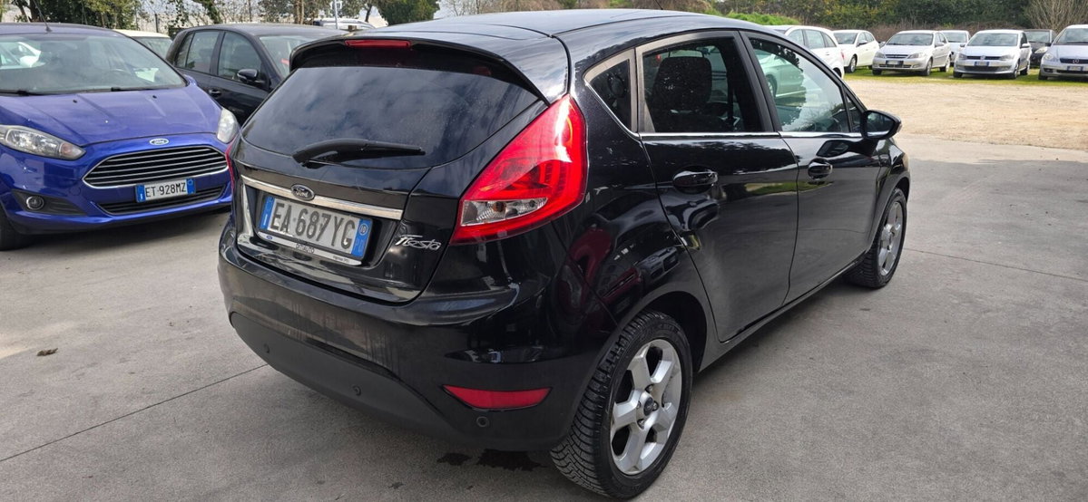 Ford Fiesta 1.4 5 porte Bz.- GPL Titanium (4)