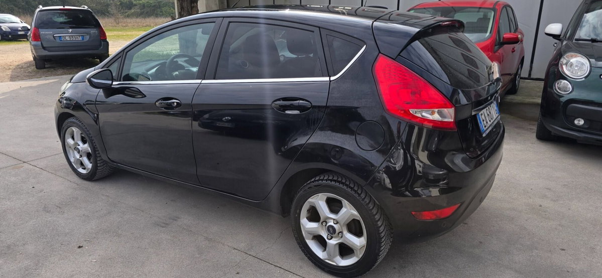 Ford Fiesta 1.4 5 porte Bz.- GPL Titanium (8)