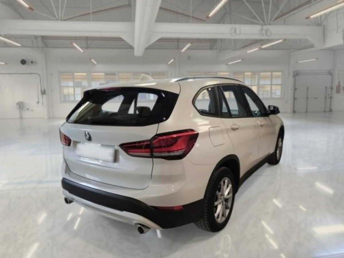 BMW X1 sDrive18d Business Advantage (5)