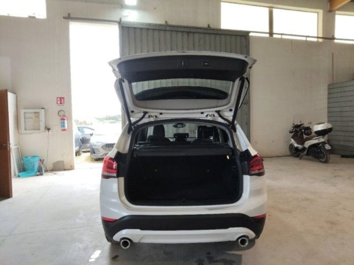 BMW X1 sDrive18d Business Advantage (8)