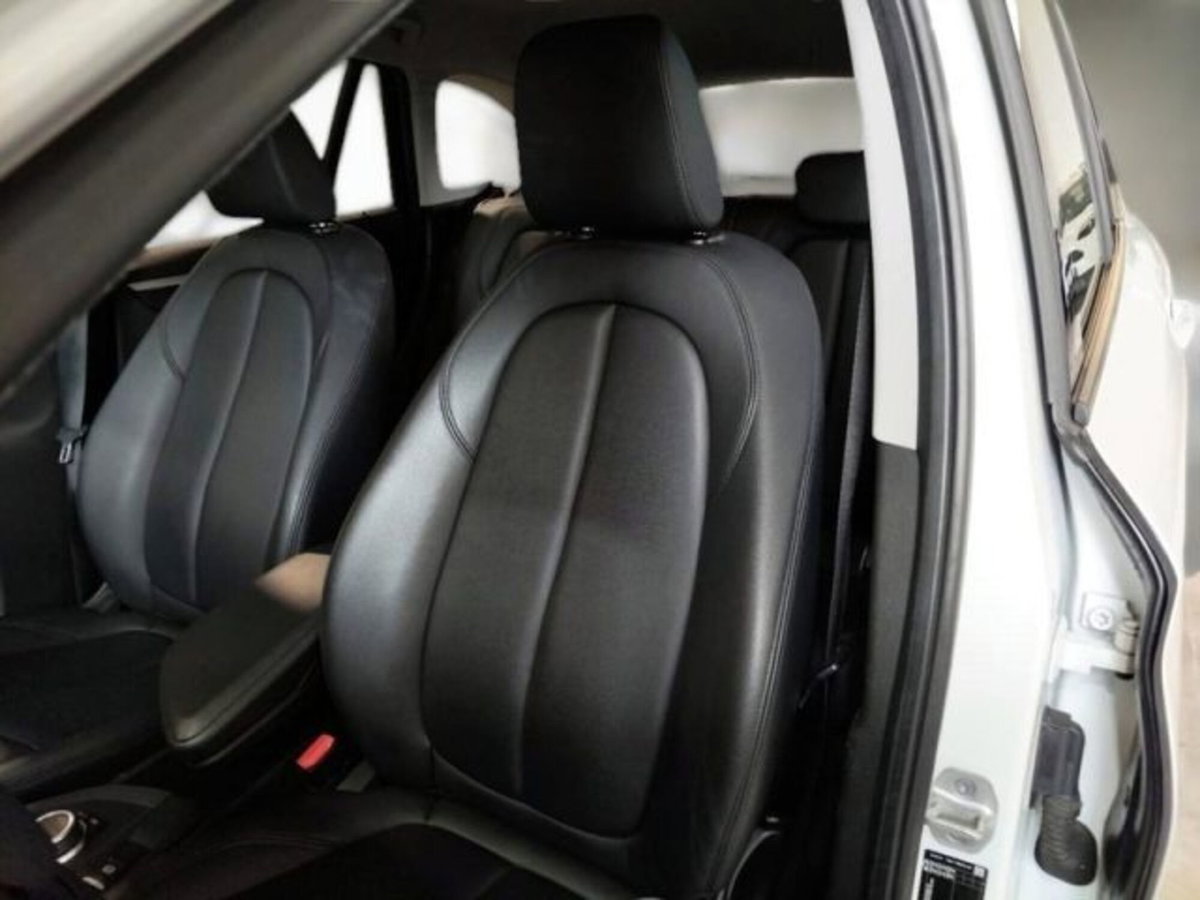 BMW X1 sDrive18d Business Advantage (9)