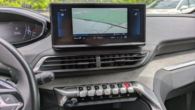 Peugeot 3008 BlueHDi 130 S&S EAT8 GT Pack (11)